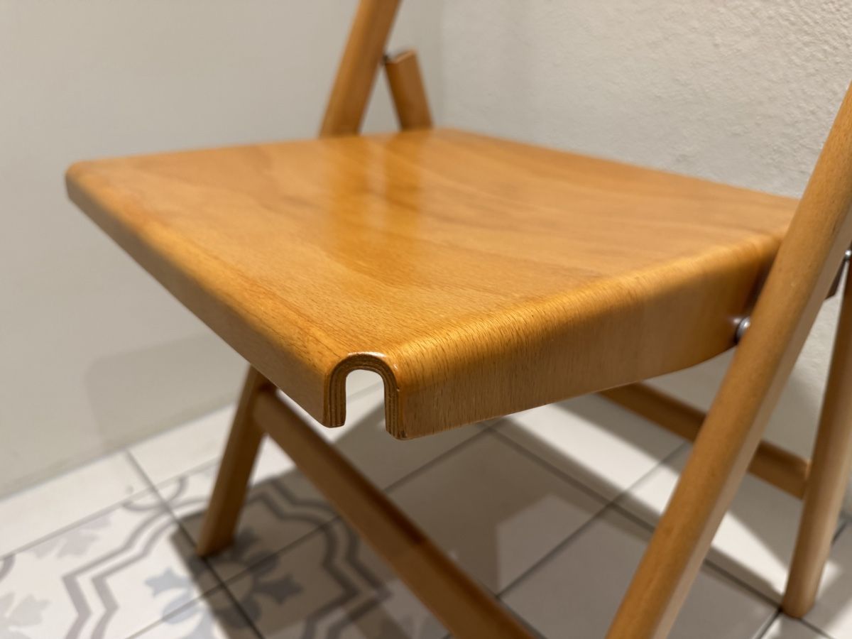 Eichenberger Stühle: 4 Designer Klappstühle von Hans Eichenberger – Gebraucht aus Wiedlisbach von Fine-Arts 1