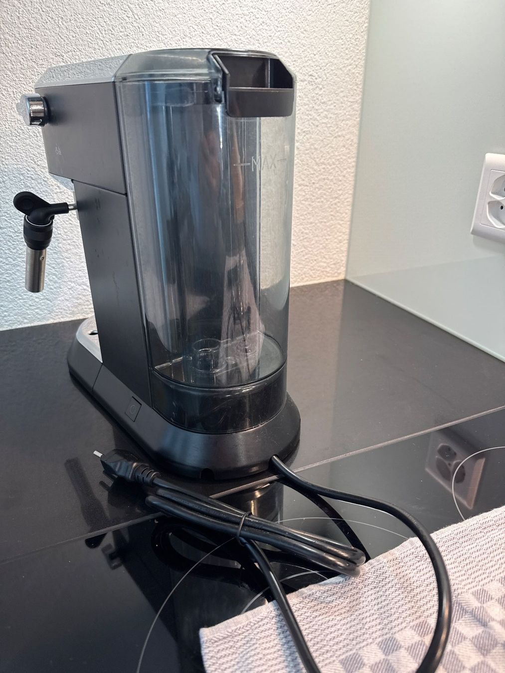 De'Longhi Macchine per caffè & Macchine per espresso: DeLonghi Dedica Espressomaschine schwarz gebraucht – Usato da Thun venduto da Chris3600 3