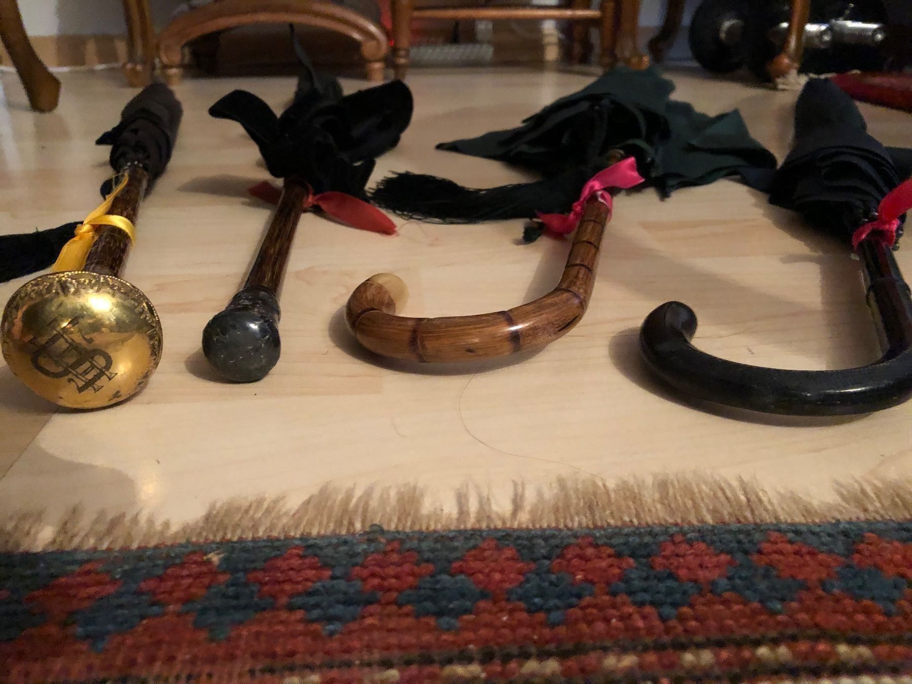 Regenschirme: Lot: 4 antike Schirme. – Gebraucht aus Wald ZH von mlnt 1