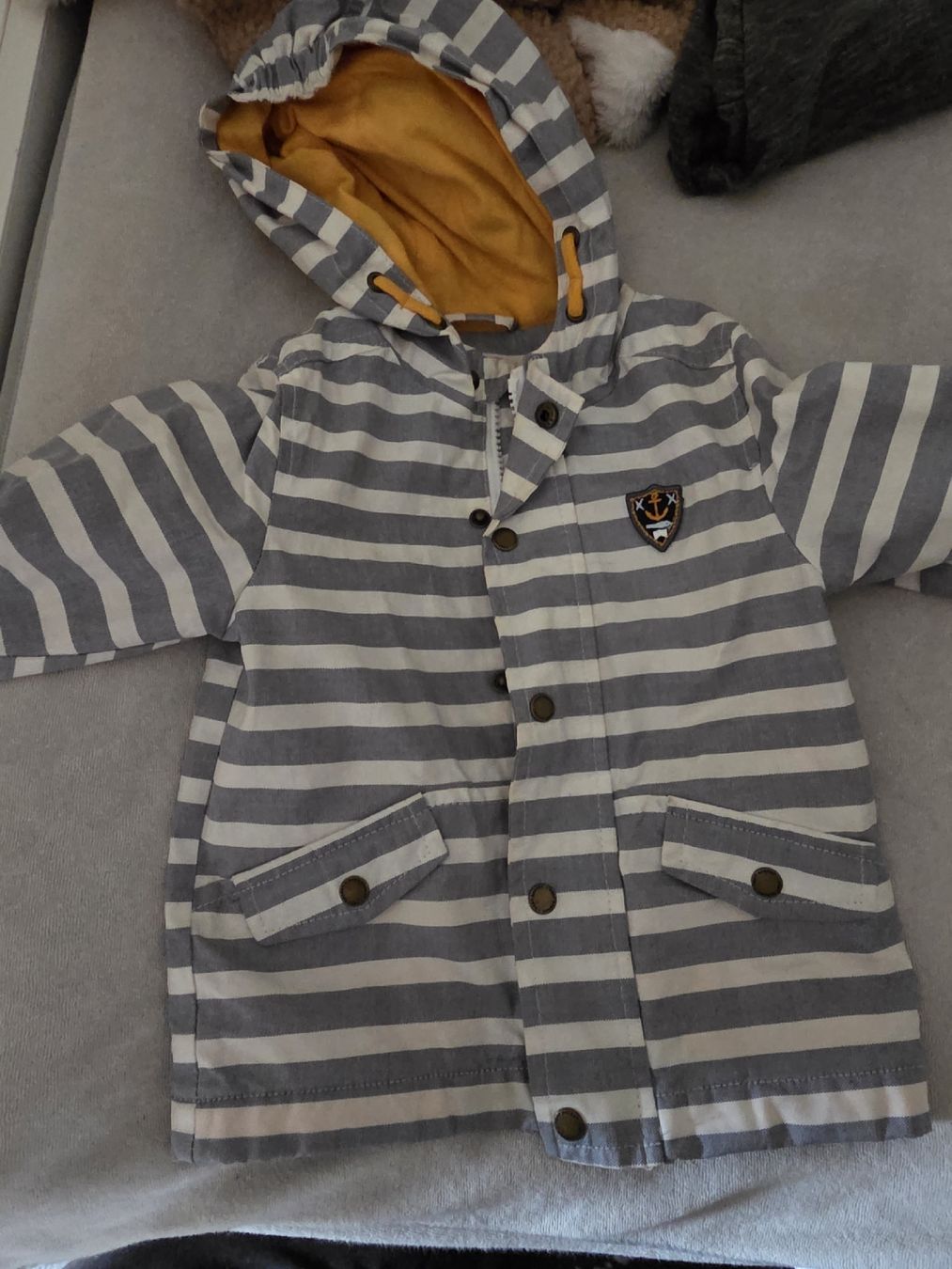 Giacche & Cappotti: Gestreifte Übergangsjacke, Grösse 80 – Usato da Brüttisellen venduto da Miralaurea