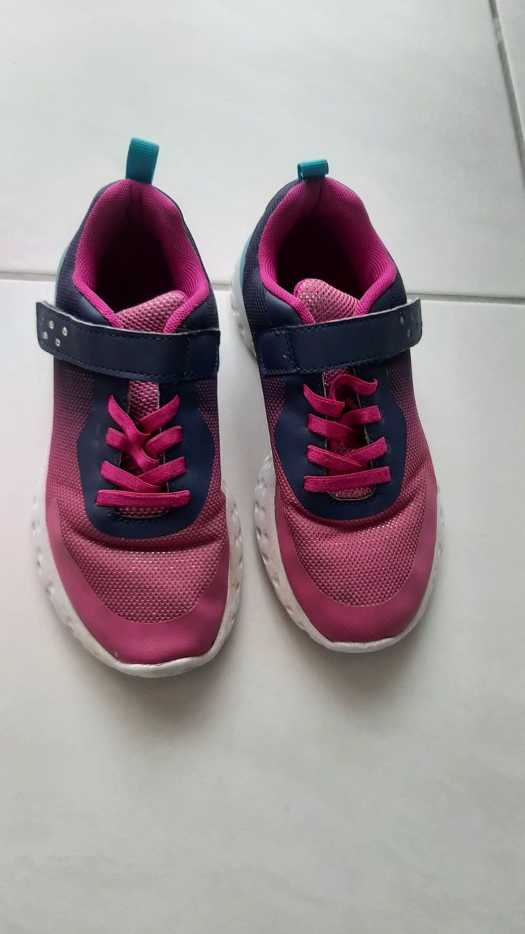 Graceland Schuhe für Mädchen: K..75 R) Graceland Turnschuhe Sneaker Mädchen Gr. 33 – Gebraucht aus Wil SG von Saxer1