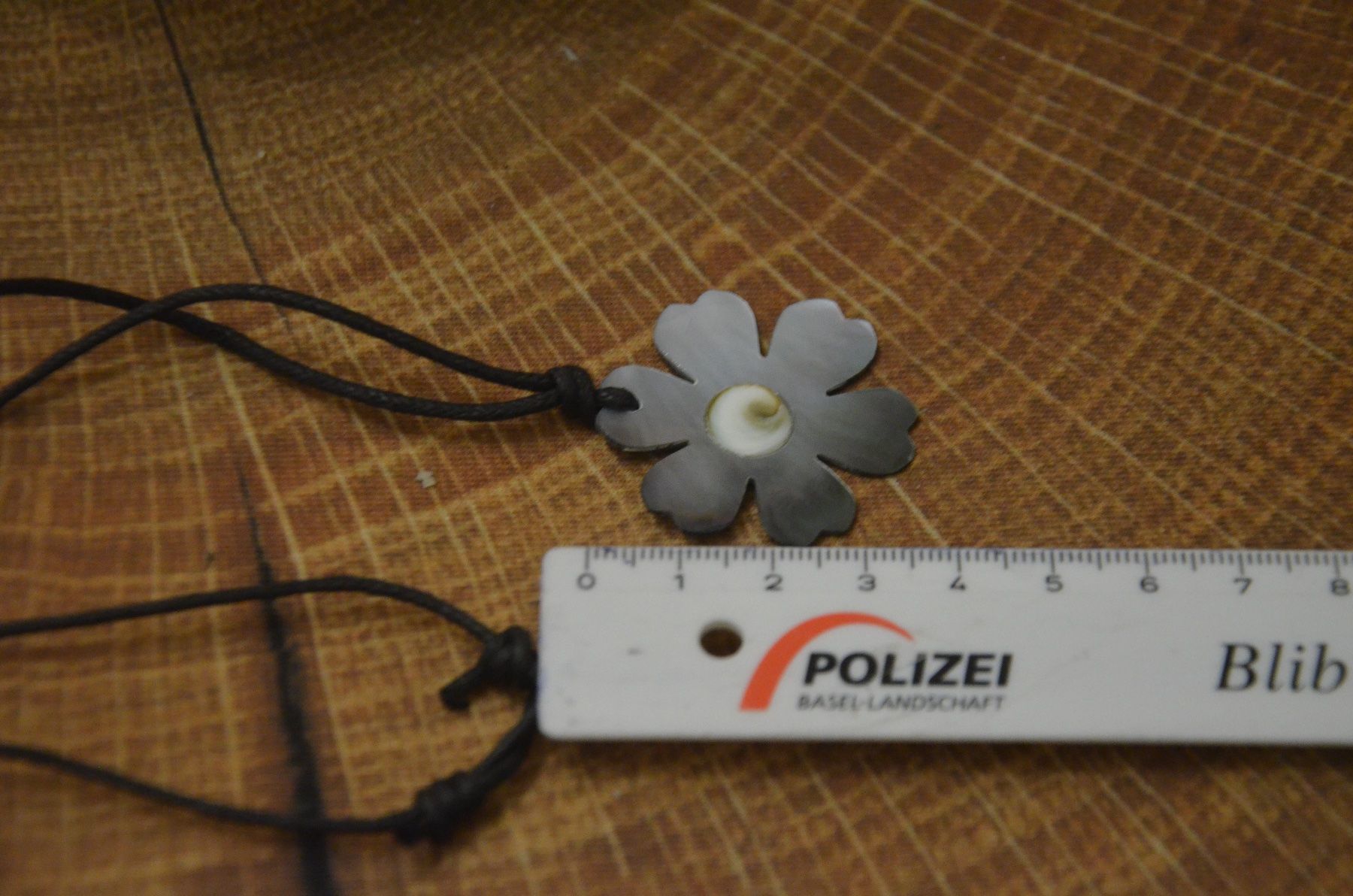 Catenine: COLLIER MADREPERLA – Nuovo (secondo la descrizione) da Chiasso venduto da Dolly015 2