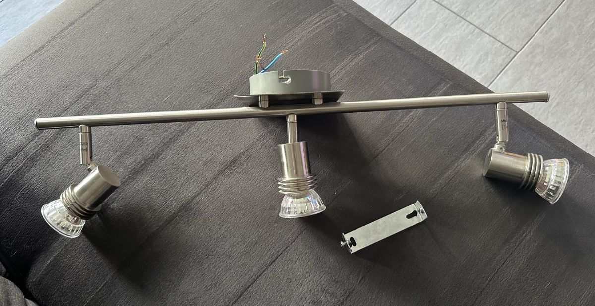 Lampadari & plafoniere: Deckenleuchte Deckenlampe mit 3 Strahlern LED – Usato da Turbenthal venduto da Siemis_777