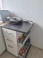 Rollbare Kücheninsel mit Schubladen