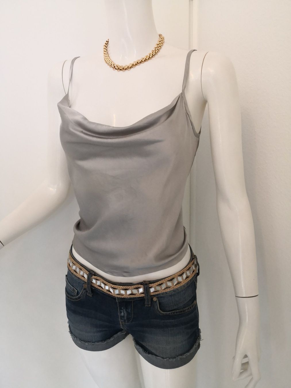 Mango Top: 🤩MANGO TOP SATIN SILBER – Usato da Olten venduto da Naja-Twins-Twins 2