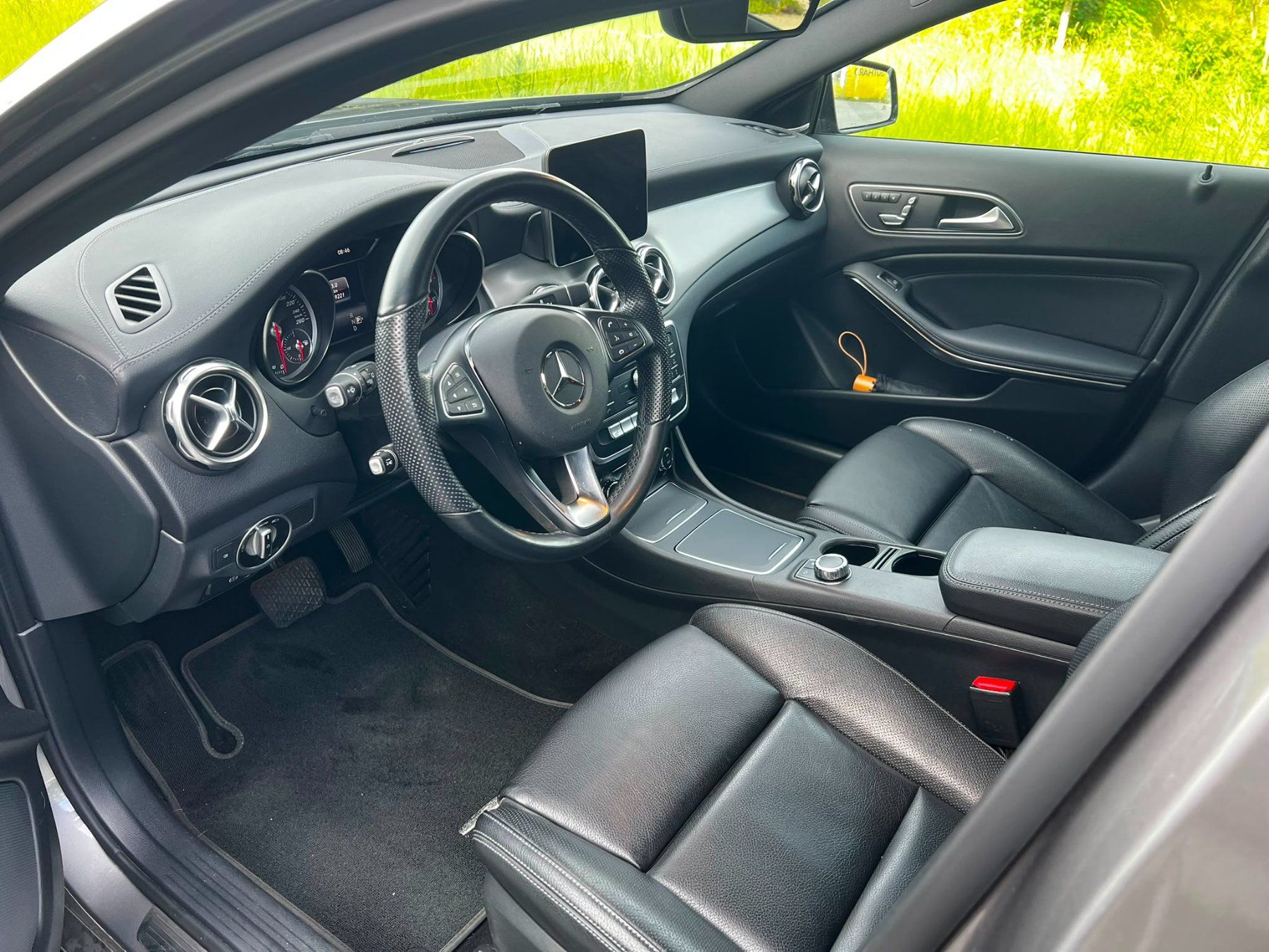Mercedes-Benz Automobili: Mercedes Benz GLA 200d Night Star – Usato da Obfelden venduto da running_mike 8