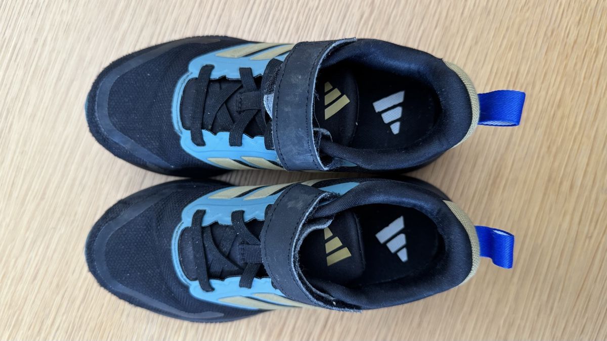 Adidas Scarpe per ragazzi: Schuhe Adidas Gr.31.5 – Usato da Zürich venduto da nadyasuv 1