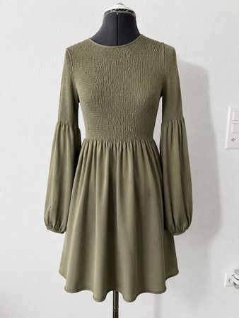 💚 ZARA Kleid Military-Grün Gr. S – elegant & feminin