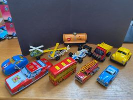 Lot kleines Blechspielzeug Autos Helikopter - Japan Germany
