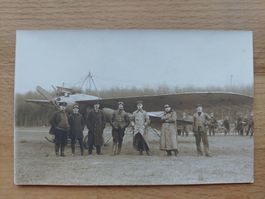 Echtfotokarte Flugzeug mit Piloten