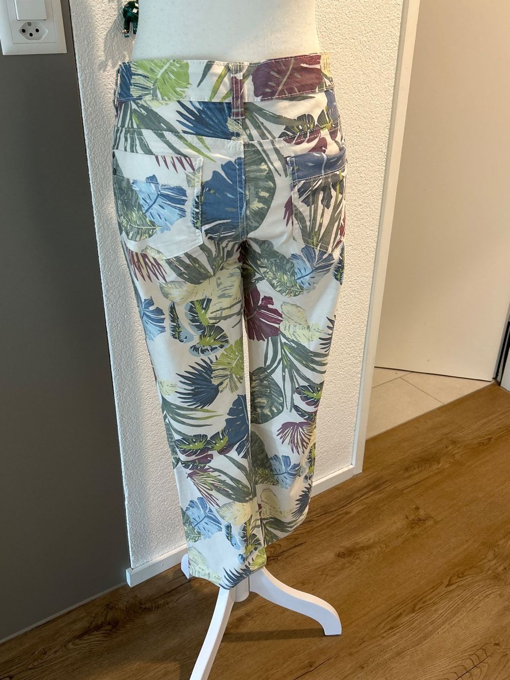 Pantaloni: Damenhose weiss mit Muster von Multiblu Gr.40 – Nuovo (secondo la descrizione) da Brunnen venduto da Nala2929 7