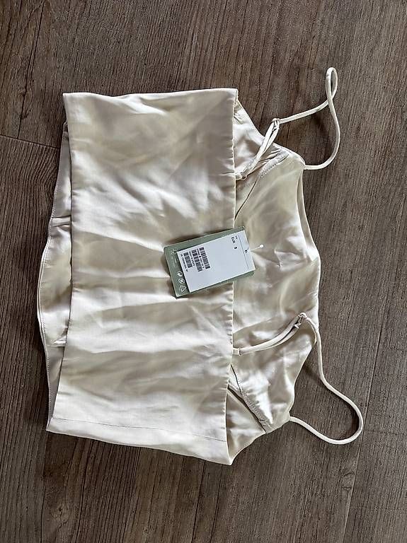 Tops: NEUES Crop Top Seidenoptik S – Neu und originalverpackt aus Sursee von leni.leni 1