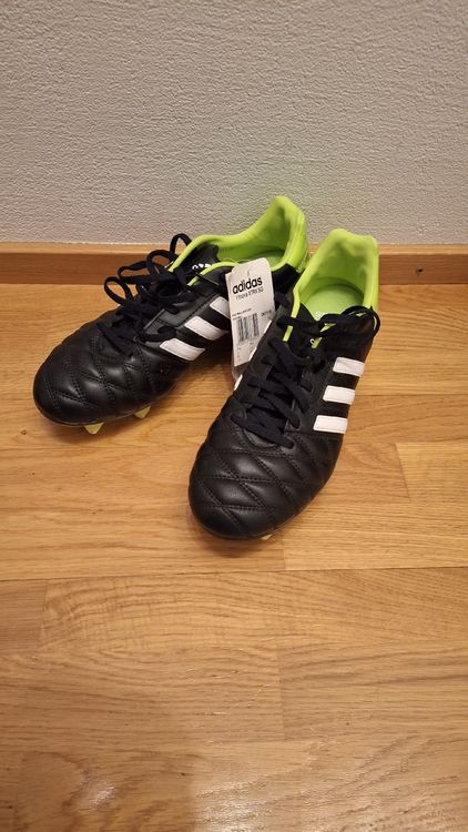 Adidas Fussballschuhe Gr. 41 1 3 Neu mit Etikett Kaufen auf Ricardo