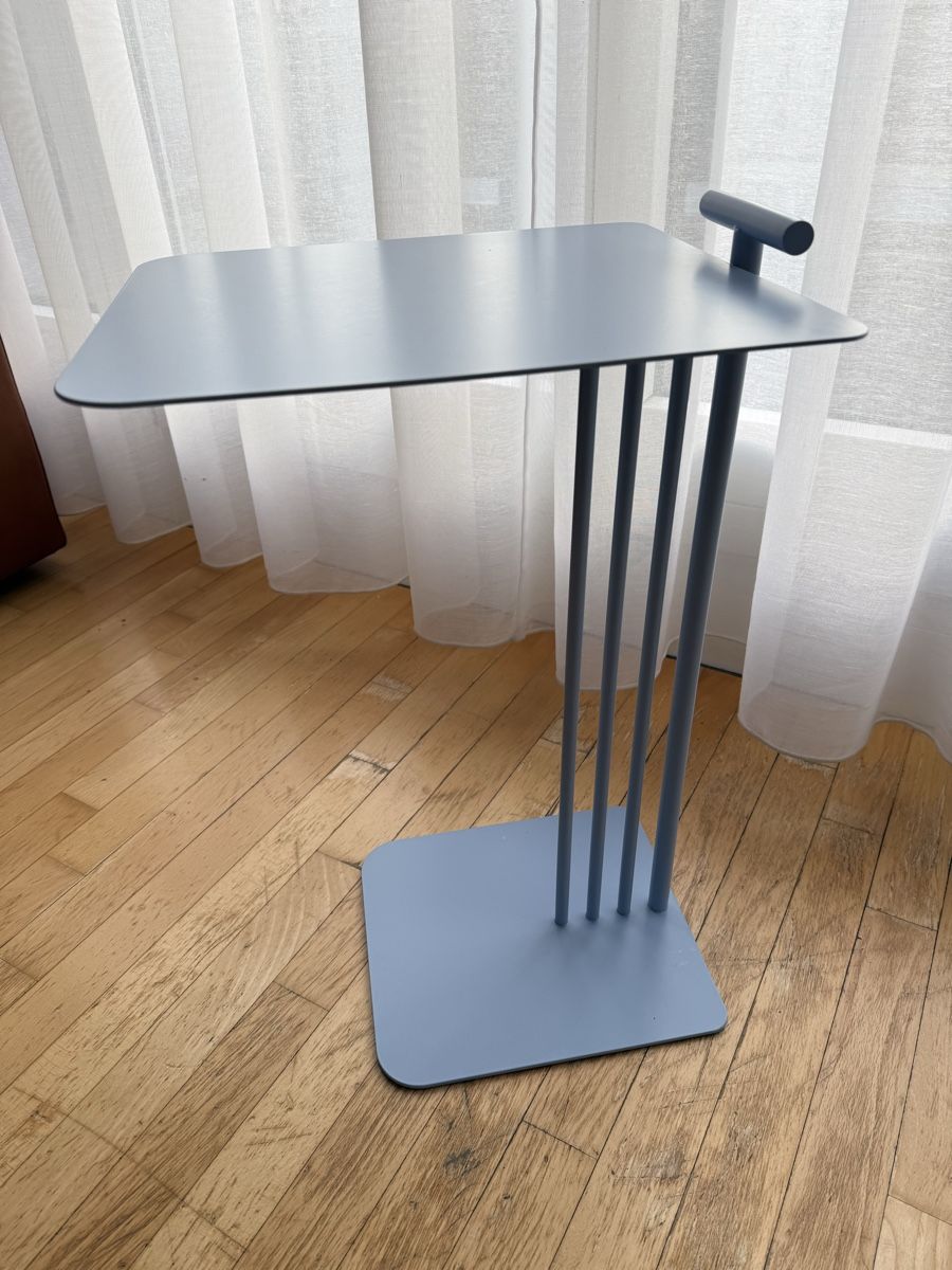 Tavoli: Couchtisch Metall in babyblau – Nuovo (secondo la descrizione) da Zürich venduto da kaeppelizurich