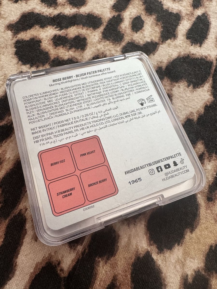 Huda Beauty Make-up: Huda Beauty Blush Palette – Usato da Zürich venduto da MHW23 2