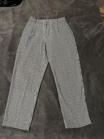 Zara Hose, Gr. M, schwarz-weiss, Karomuster, neuwertig