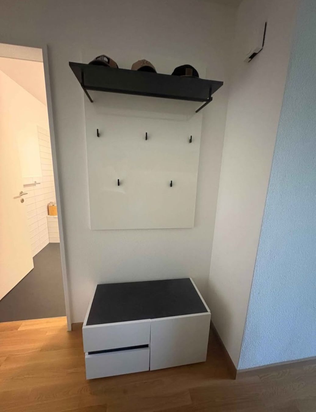 Pfister Porte manteau: Garderobenset Pfister – D'occasion à Wallisellen par pas_d7hs