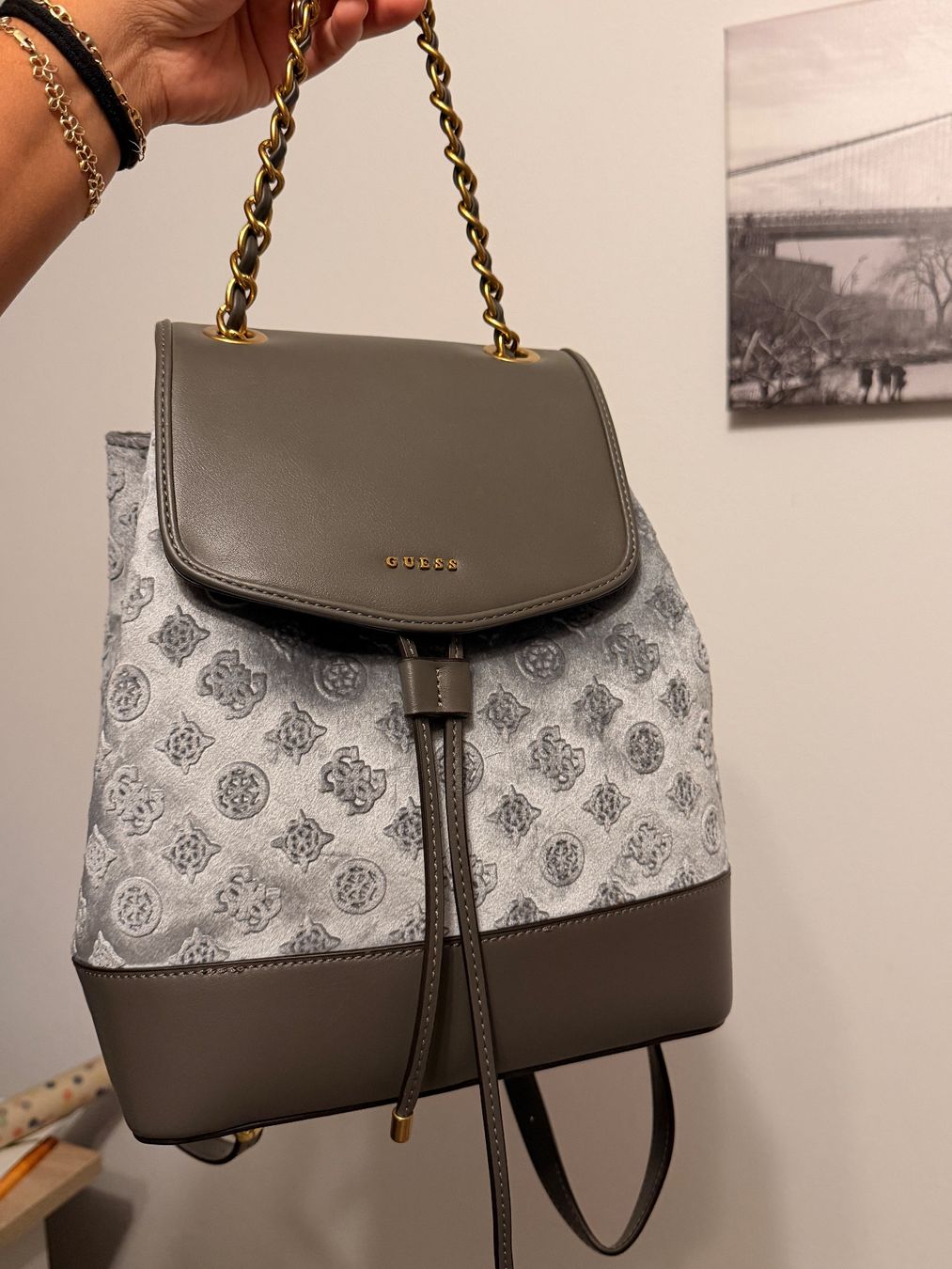 Guess Rucksäcke: Guess Rucksack KIMI SAMT, Neu – Neu und originalverpackt aus Oberengstringen von SaraHoney19 7