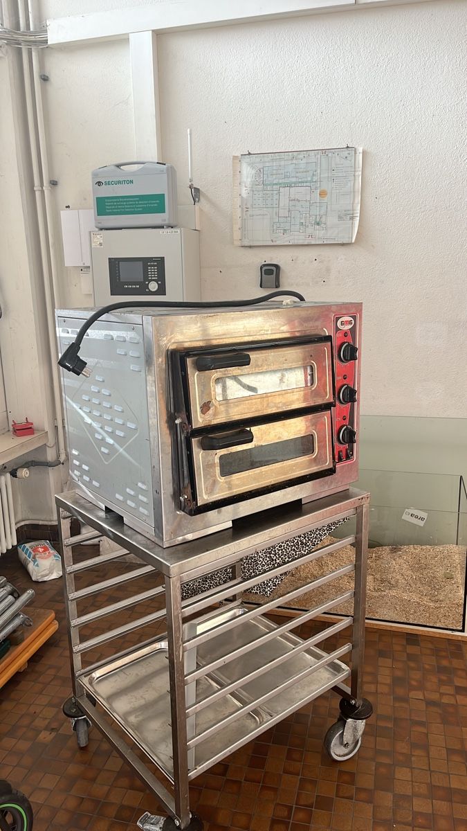 Forni per pizza: Pizzaofen mit Untergestell – Usato da Zürich venduto da car_pk79