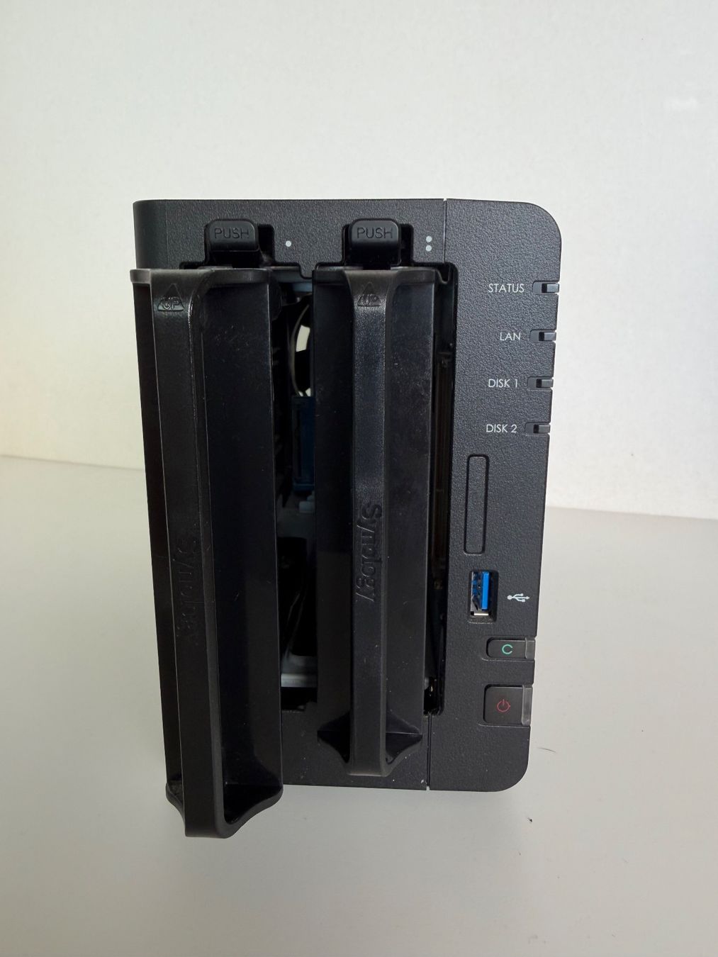 Synology Server: Synology NAS DS218+ (Ohne Harddisks) – Usato da Zollikerberg venduto da SmarterTec 1