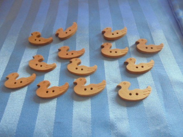 Bottoni: 30 Enten Holzknöpfe natur – Nuovo (secondo la descrizione) da Hinwil venduto da Glasperlen