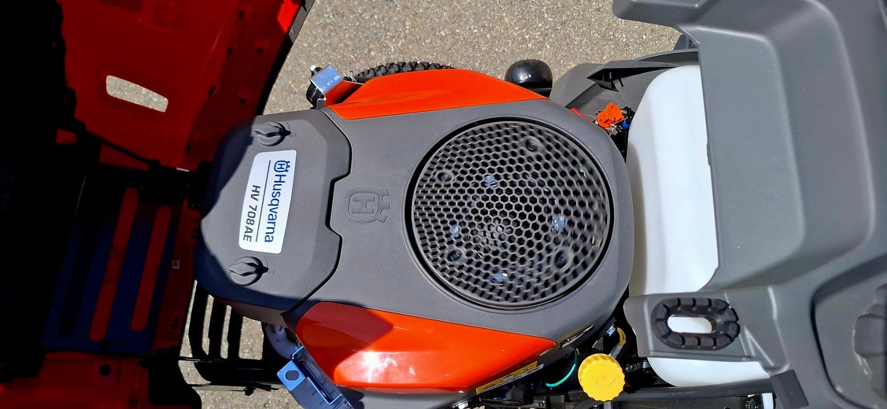 Husqvarna Tondeuses à gazon: Rasentraktor Husqvarna TC220T – Neuf avec emballage d'origine à St. Gallen par BGT02 5