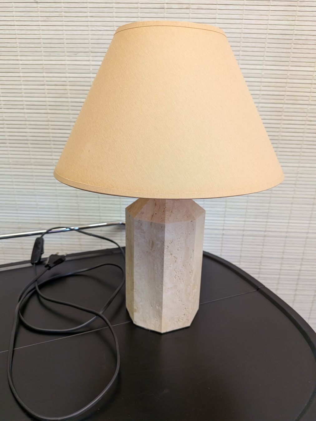 Lampade: Travertin Stein Tischlampe vermutlich Fratelli Mannelli ? – Usato da Emmen venduto da Brockofsky