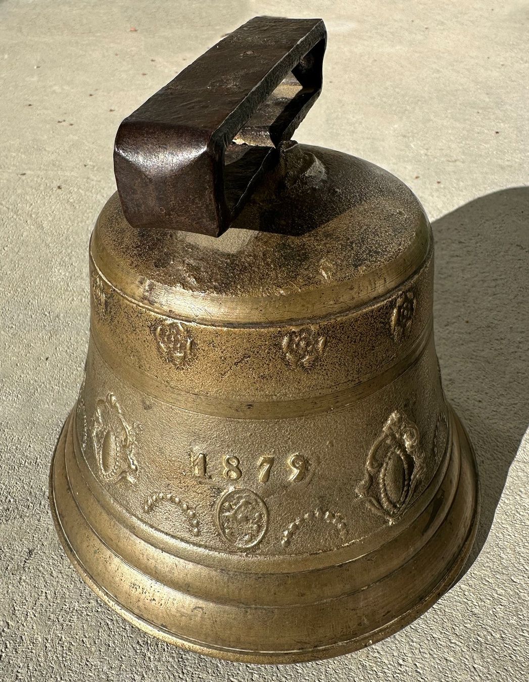 Glocken & Treicheln: Antike Glocke 1879 – Gebraucht aus Lützelflüh-Goldb von fluidum 1