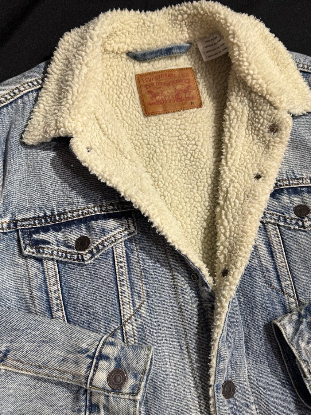 Levi's Giacche: LEVI'S SHERPA LIGHT BLUE DENIM JACKET SZ: M – Usato da Cortaillod venduto da Stay_Alive_vintage 5