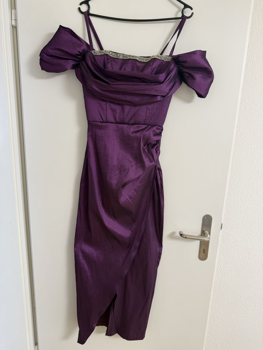 Kleider: Kleid dunkelviolett – Neu und originalverpackt aus Bülach von Siar1