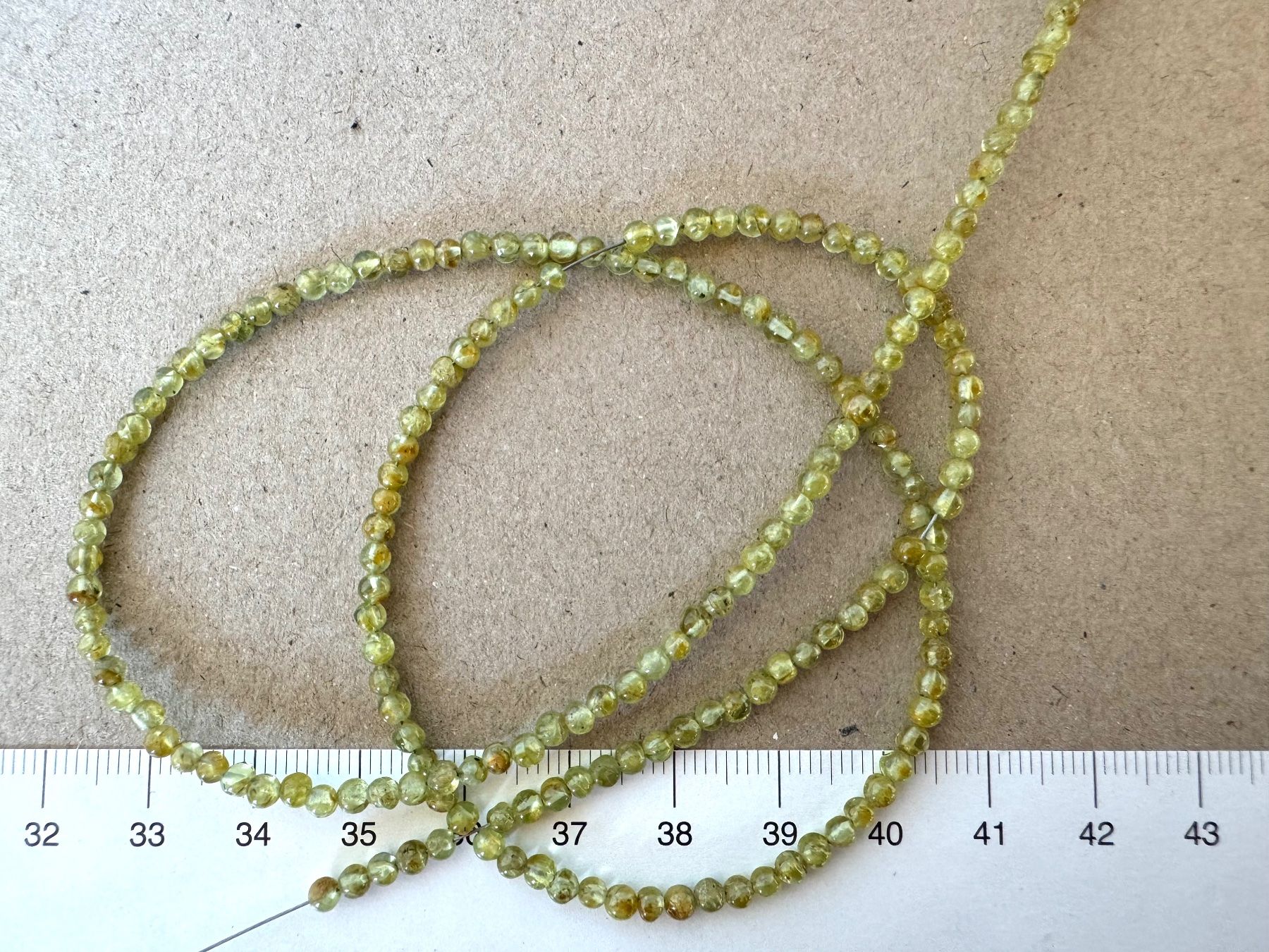 Ketten: Peridot. Olivin        extra  runde  feine Form   3mm  44cm – Neu und originalverpackt aus Leuggern von gemshow 5