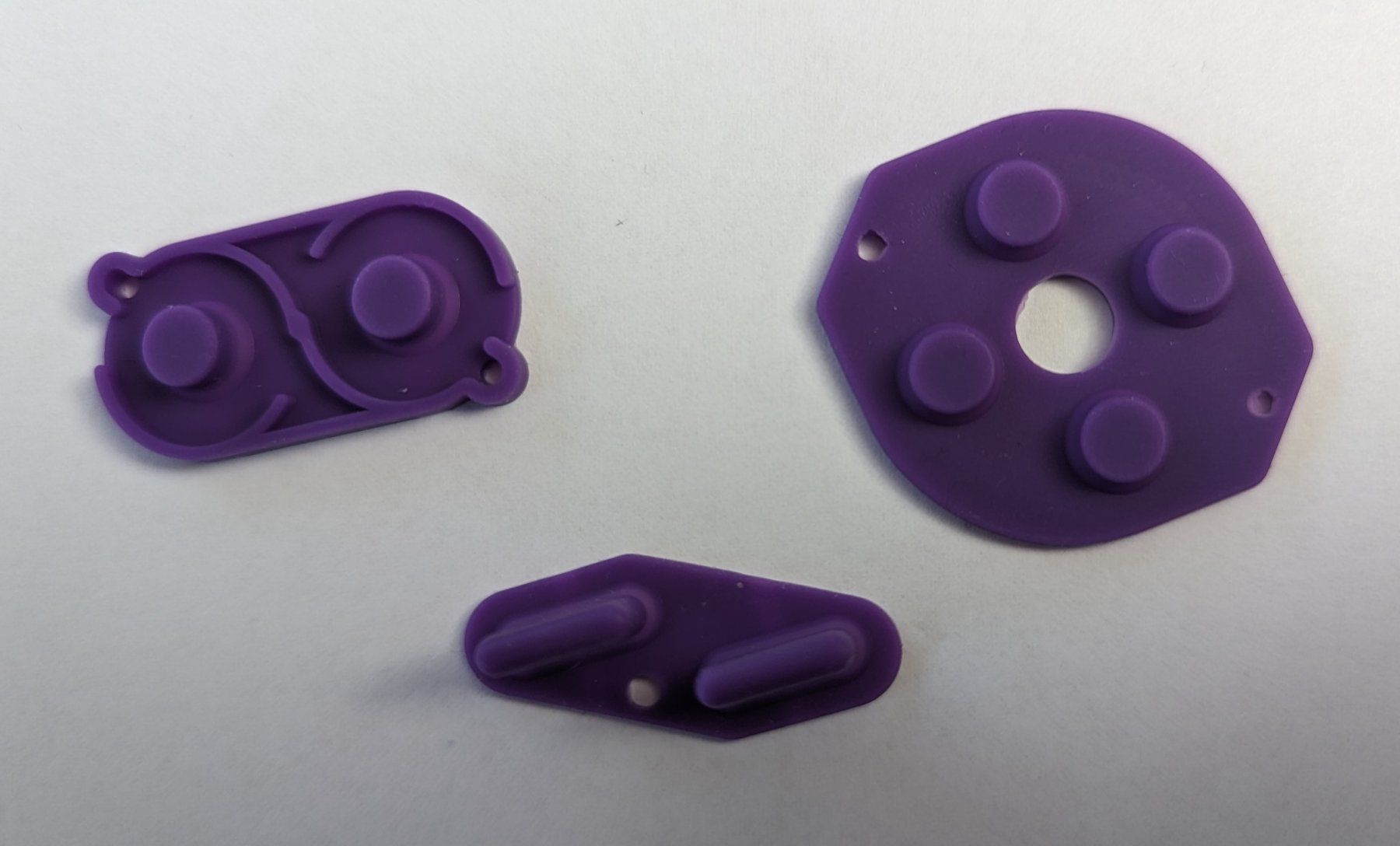 Nintendo Konsolen: Game Boy (DMG) Kontaktpads Violet – Gebraucht aus Oftringen von RetroMister