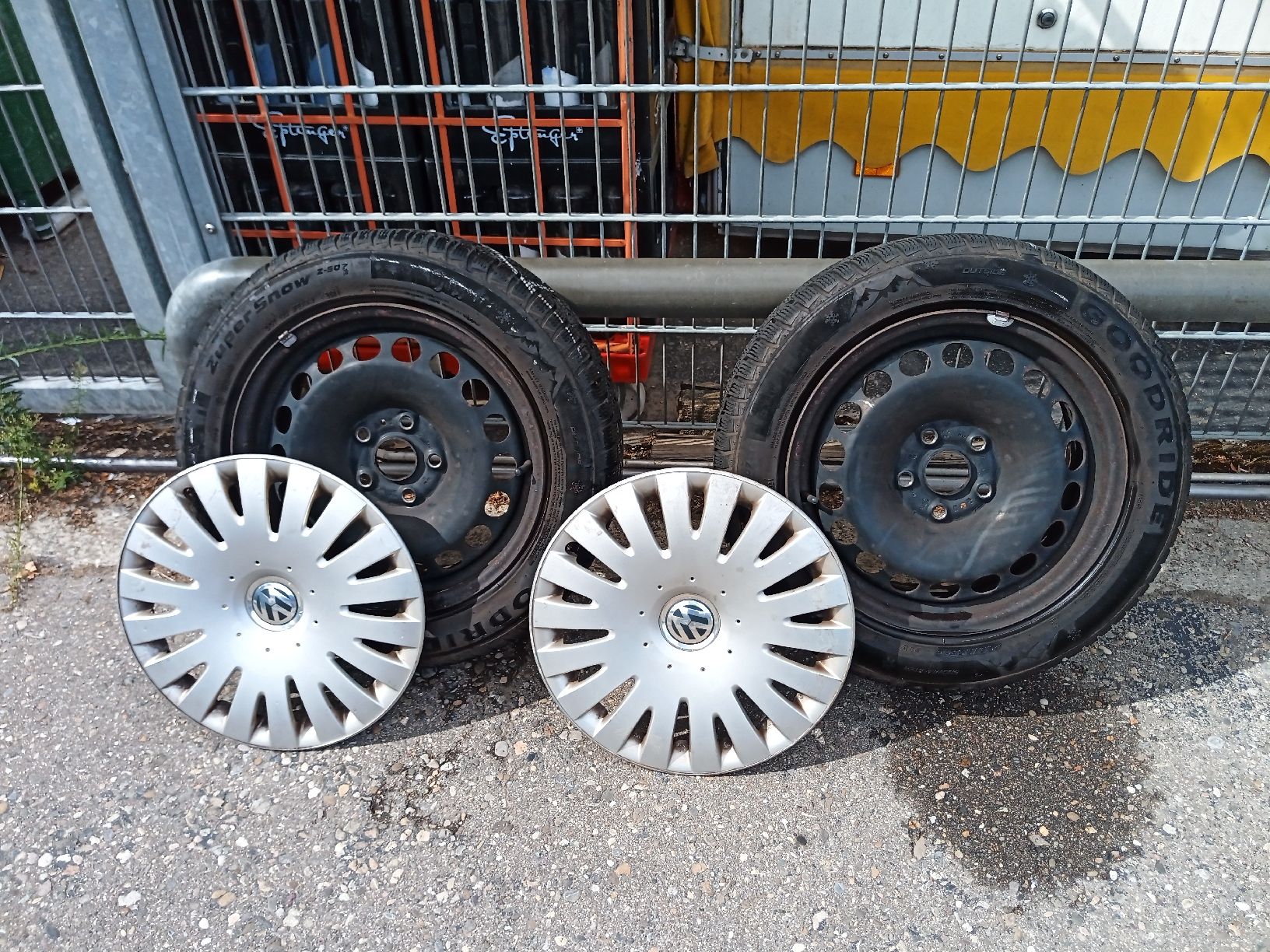 Pneus & Kompletträder: 4 Winterräder für VW – Gebraucht aus Basel von kayabo