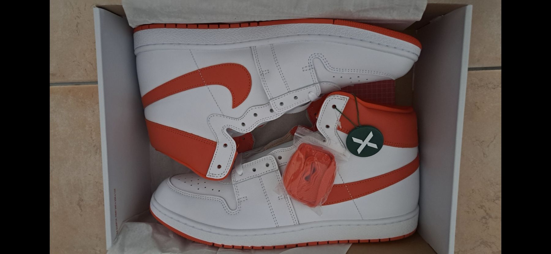 Jordan Scarpe da uomo: Jordan air ship orange team 48.5 – Nuovo e nell'imballaggio originale da S. Pietro venduto da Ema.1977