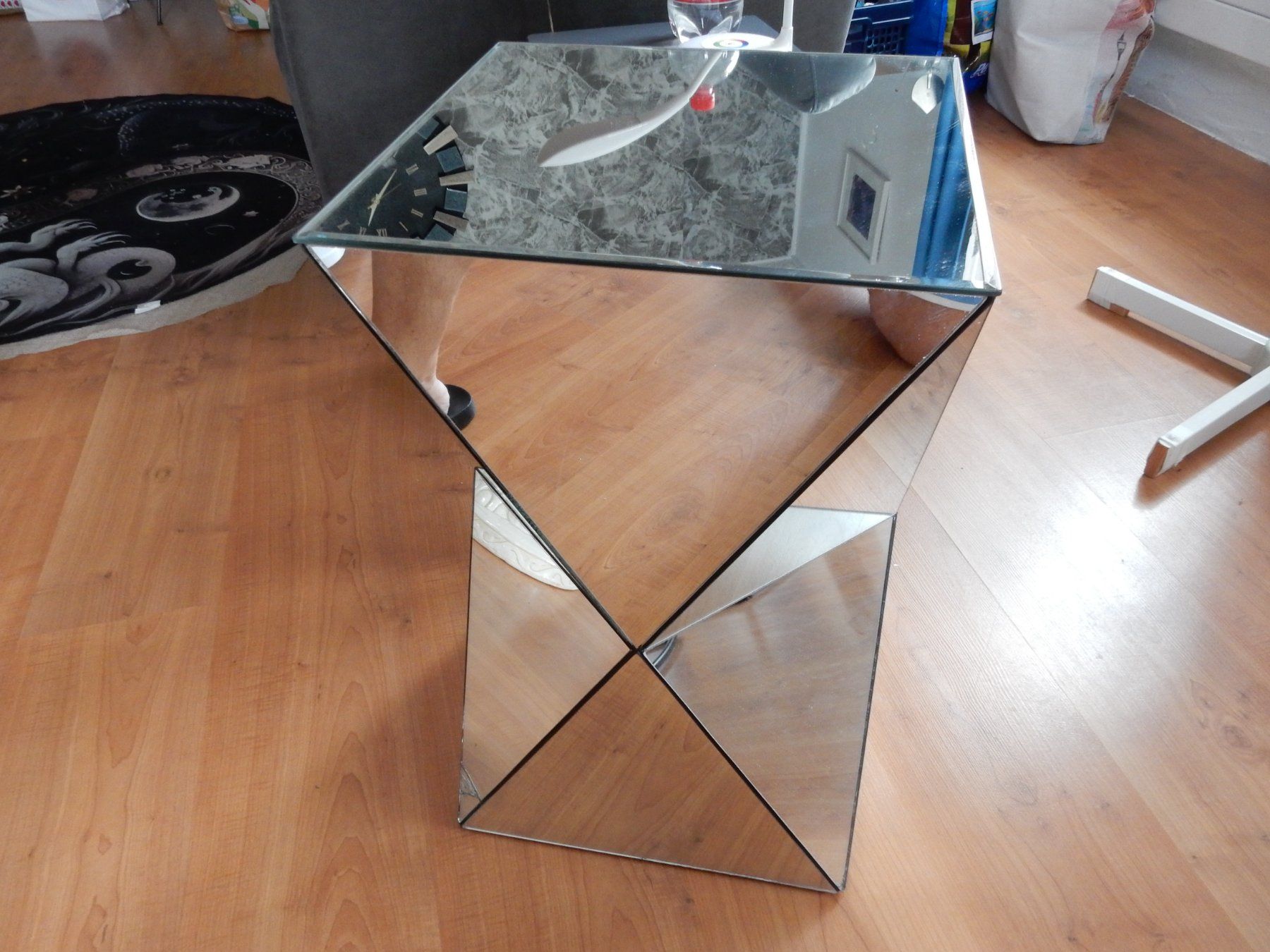 Tische: Beistelltisch Luxury Triangle 32x52cm – Gebraucht aus Balsthal von Subaru11 3