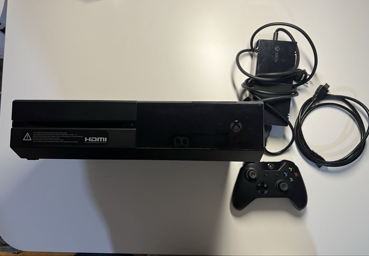 Microsoft Console: Xbox One, Inkl. Controller + HDMI Kabel  – Usato da Oberwil-lieli venduto da ros_ns99 1