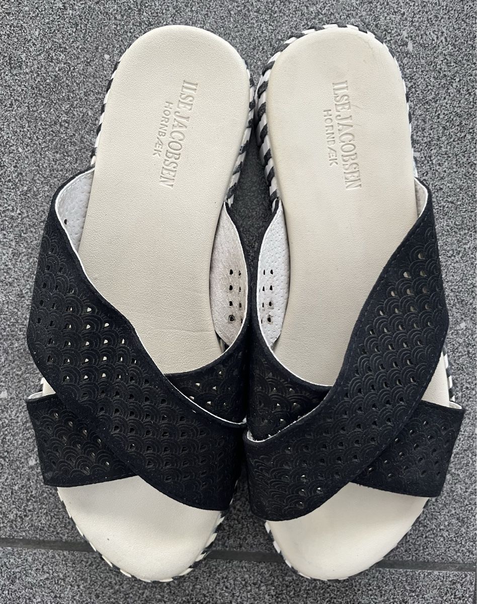 Ilse Jacobsen Scarpe da donna: Schwarze Sandalen, Gr. 37, Ilse Jacobsen – Nuovo (secondo la descrizione) da Hünenberg See venduto da spartakus02 1