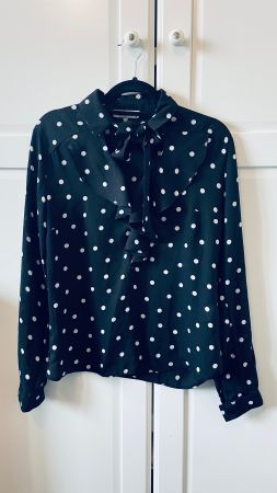 Schicke Bluse mit Polka Dots, Gr. 36 - Ideal für Büro