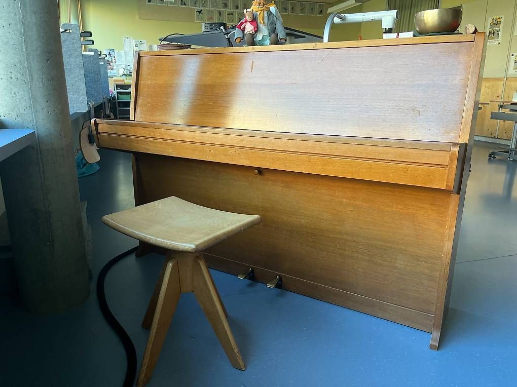 Musikinstrumente: Klavier Grotrian-Steinweg, Modell 100 – Gebraucht aus Männedorf von Guiness