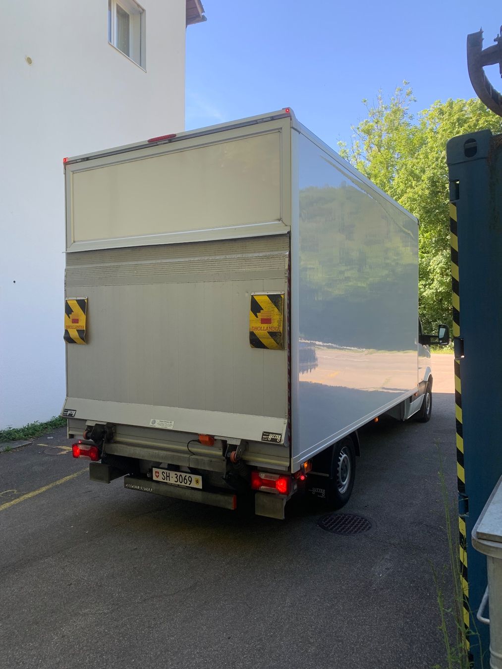 VW Veicoli commerciali: VW Crafter 35 Koffer mit Hebebühne ab MFK – Usato da Schaffhausen venduto da MesicMotors 2