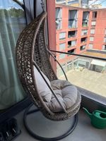 Hängesessel Rattansamtiger Optik mit Kissen und Gestell