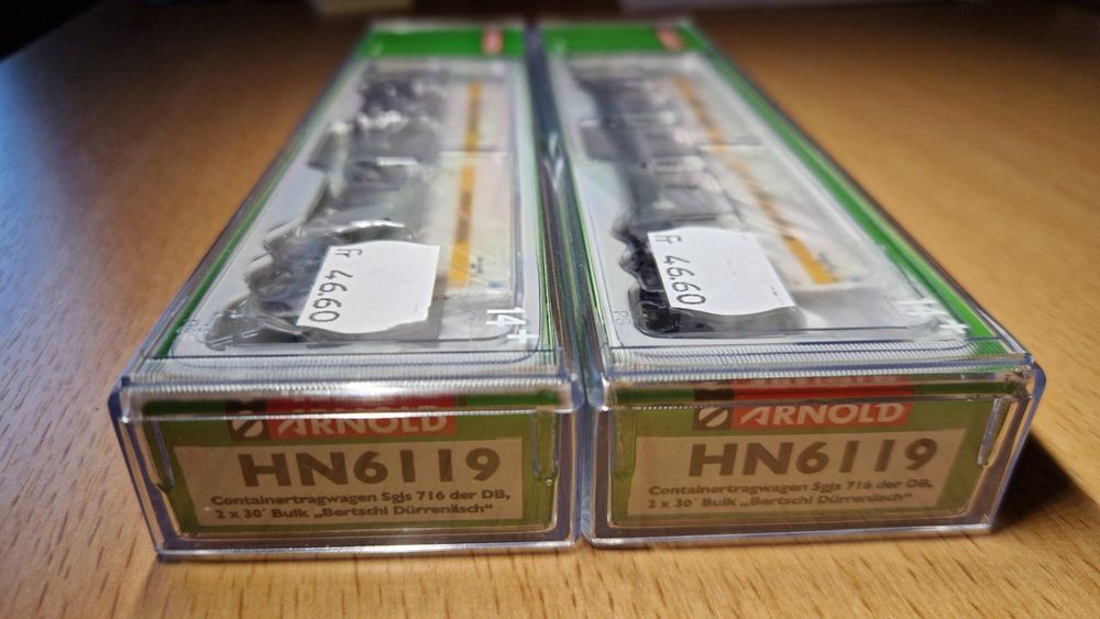 MiniTrix 18490 N wagon porte-conteneurs avec conteneur-citerne