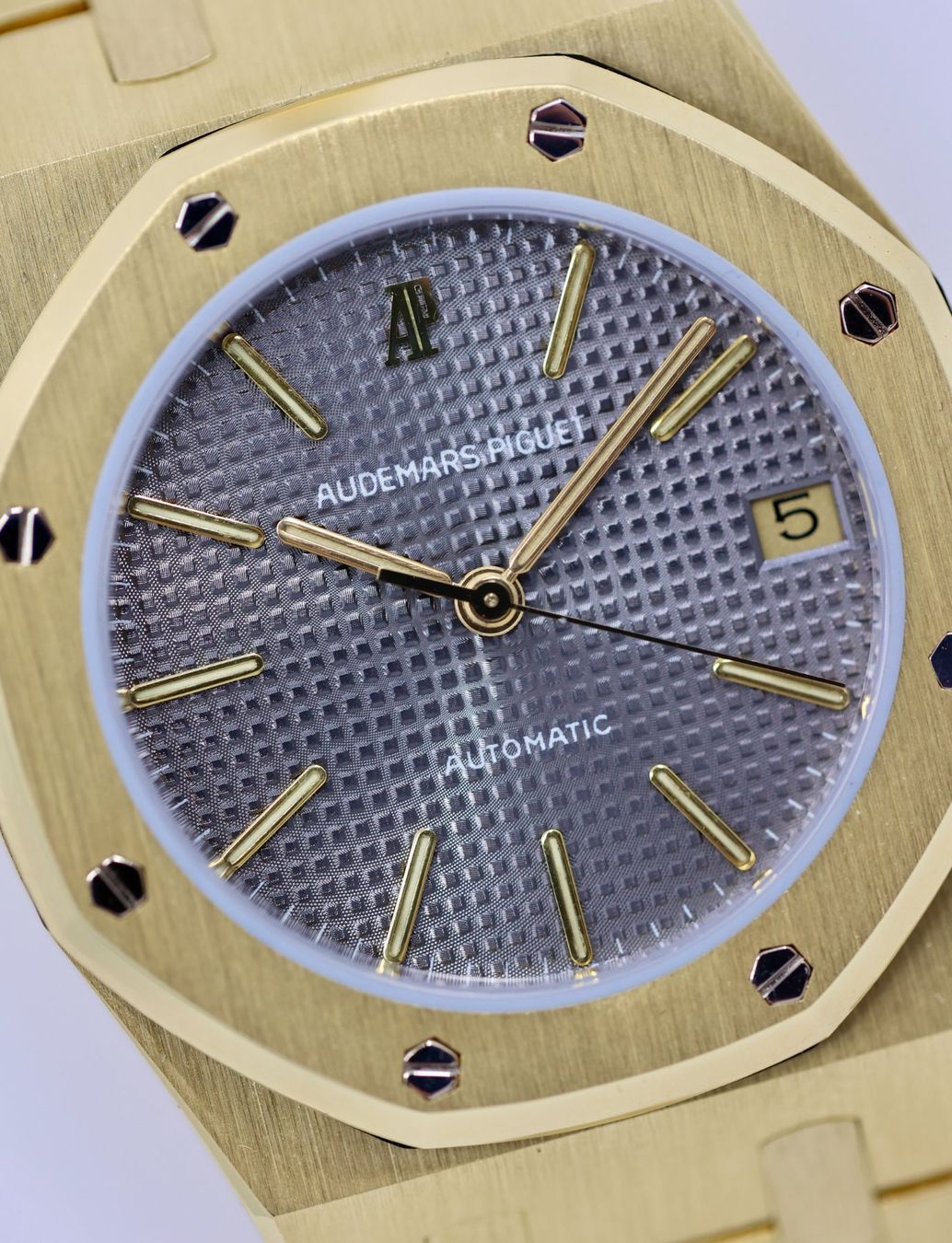 Audemars Piguet Montres: Audemars Piguet Royal Oak 4100BA – D'occasion à Zürich par Lazulivintagewatches 4