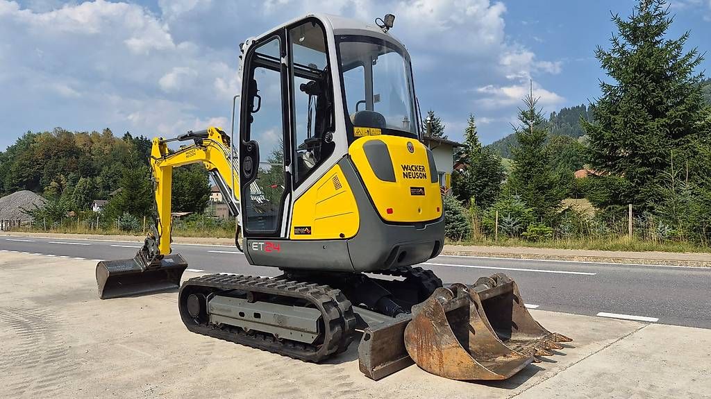 Wacker Neuson Excavateurs: Kettenbagger Bagger Wacker Neuson ET24  Jg. 2022 1330 Std – D'occasion à Schüpfheim par grischa01 4