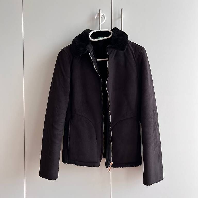 Vestes: schwarze Winterjacke Frauen – D'occasion à Niederwangen BE par mcp_l62p