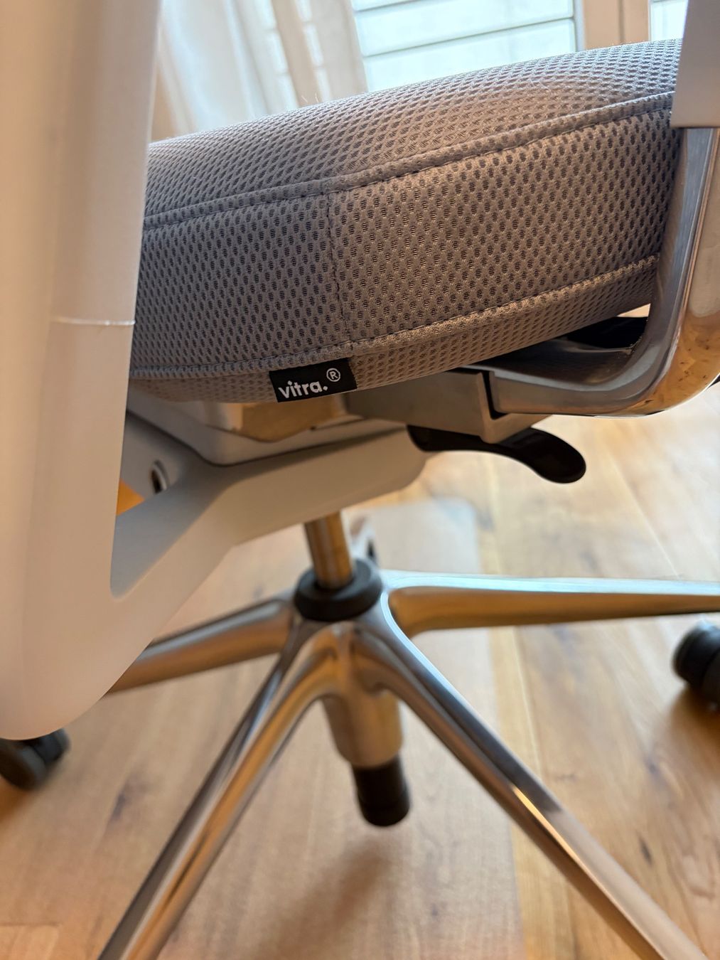 Vitra Sedie: Vitra Bürostuhl ID Mesh in grau – Usato da Egolzwil venduto da NadjaT 3
