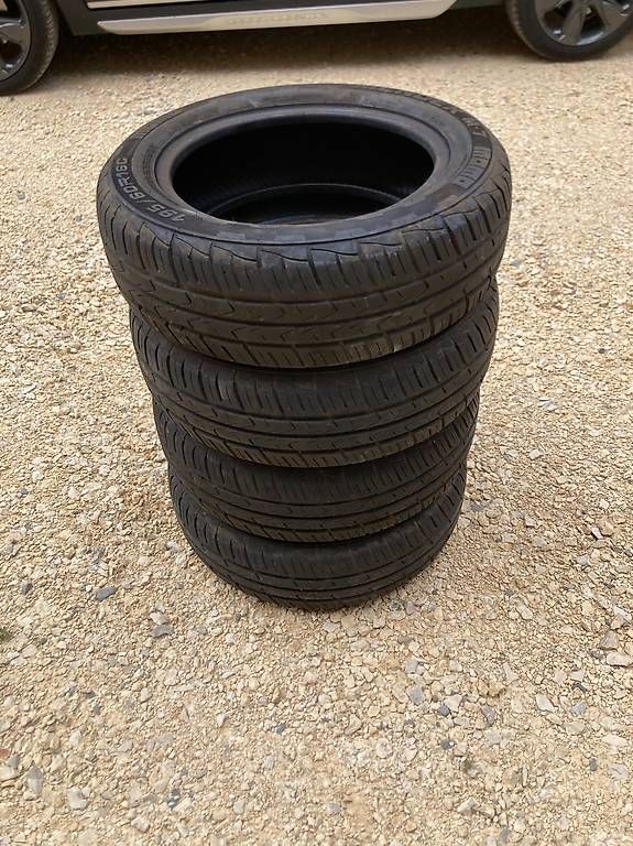 Altro in Scrittura & Disegno: Gomme estive Momo mendex m7 195 60r 16c – Usato da Seseglio venduto da GiacominiAntiques