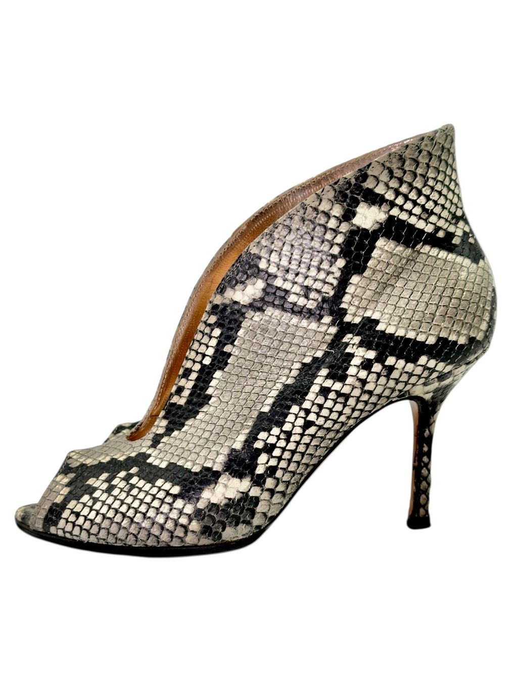 Chaussures femmes: Escarpins Ann Tuil en cuir effet python. Pointure 37 – D'occasion à Morges par Auct 5
