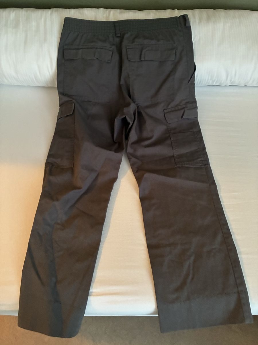 Pantaloni: graue Arbeitshose – Usato da Zürich venduto da Sergio.BR 1