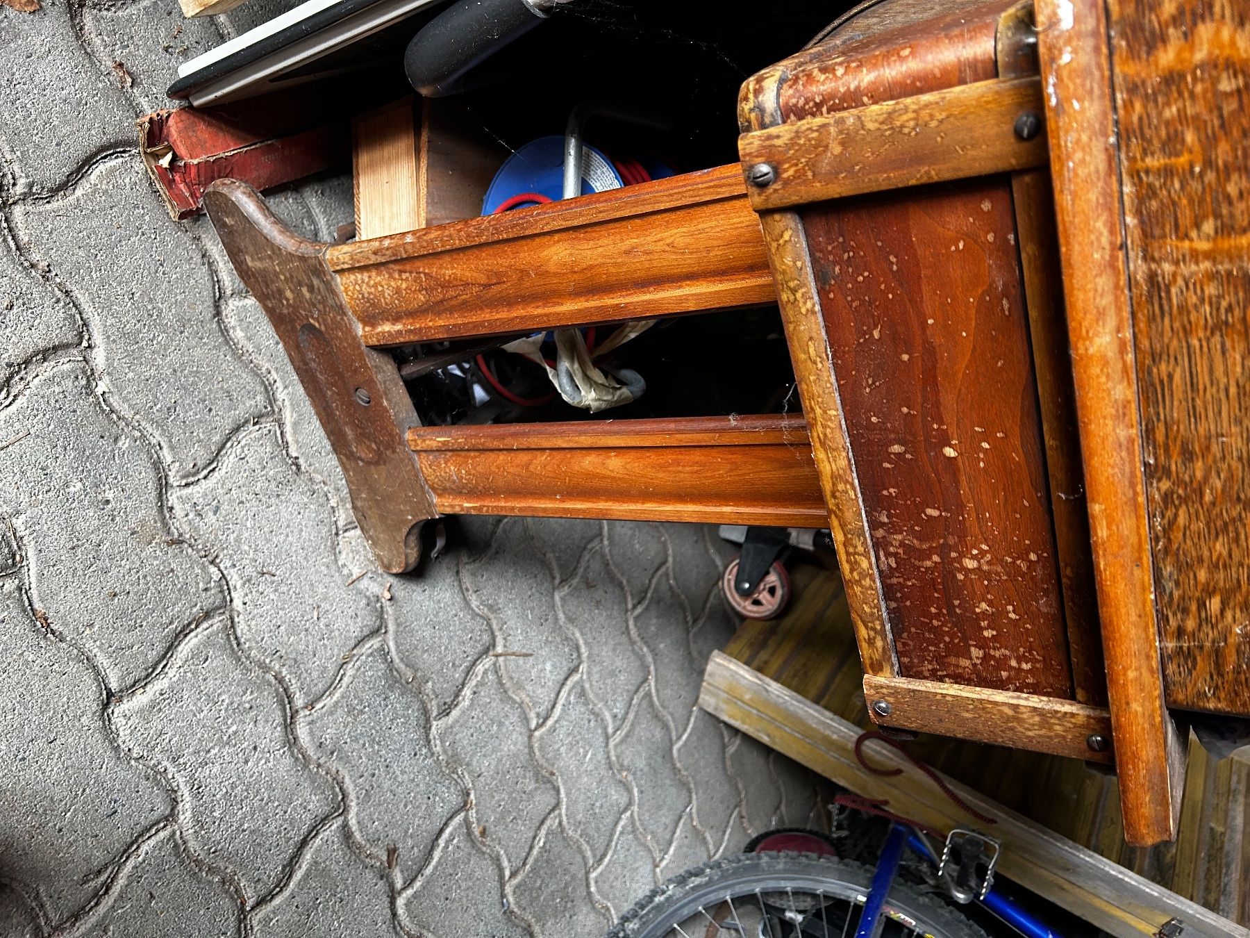 Singer Macchine da cucire: Machine à coudre Singer vintage avec meuble bois – Usato da Bernex venduto da joe_6dn9 9